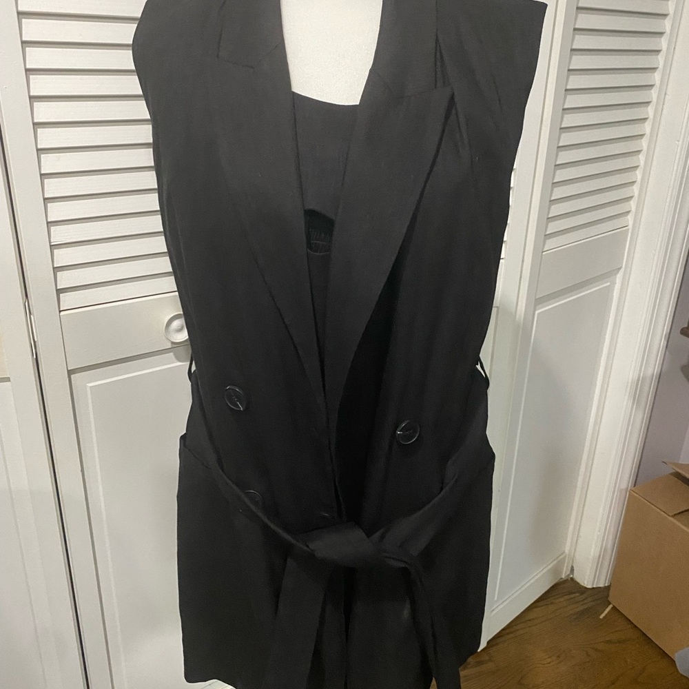 Stylish Jason Wu set of Black Sleeveless Coat with Belt and top Size s